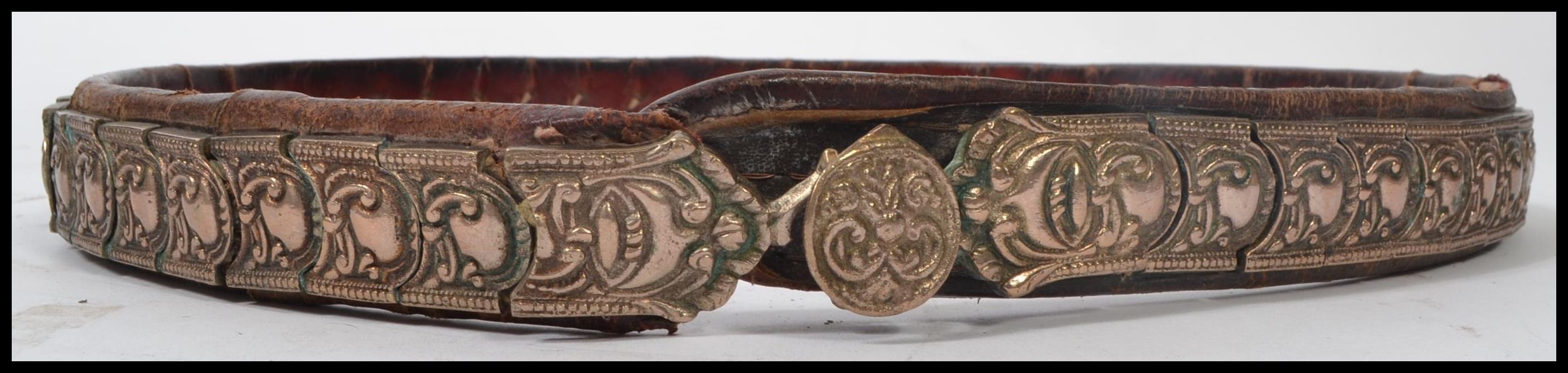 An unusual white metal and leather belt, believed - Image 8 of 9