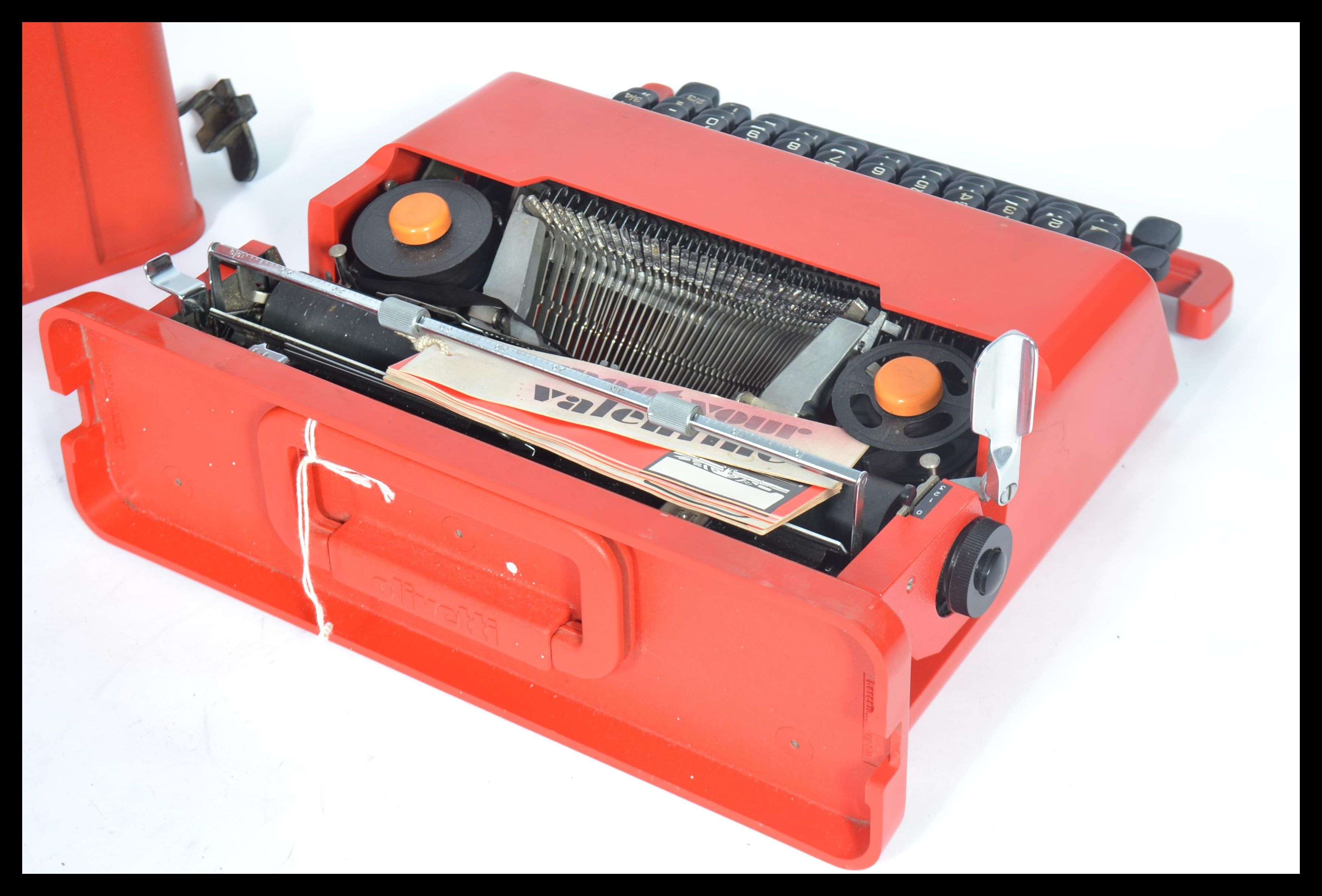 A vintage retro 20th century industrial Italian Valentine portable typewriter designed by Ettore - Image 4 of 6