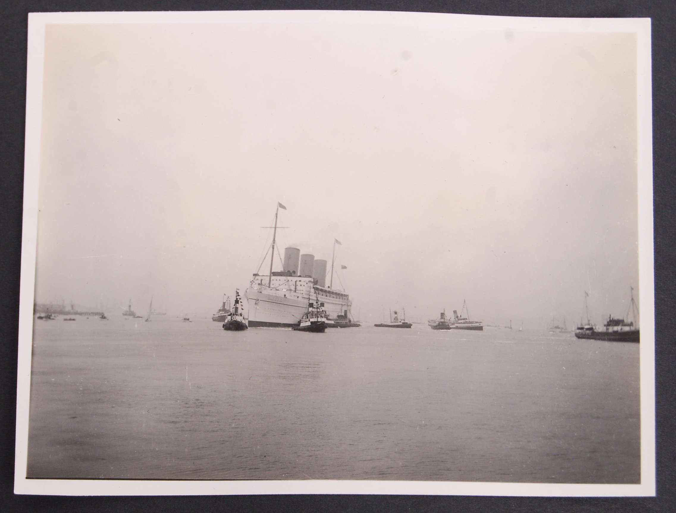 1930'S PHOTOGRAPH ALBUM - EMPRESS OF BRITAIN RETUR - Image 8 of 8