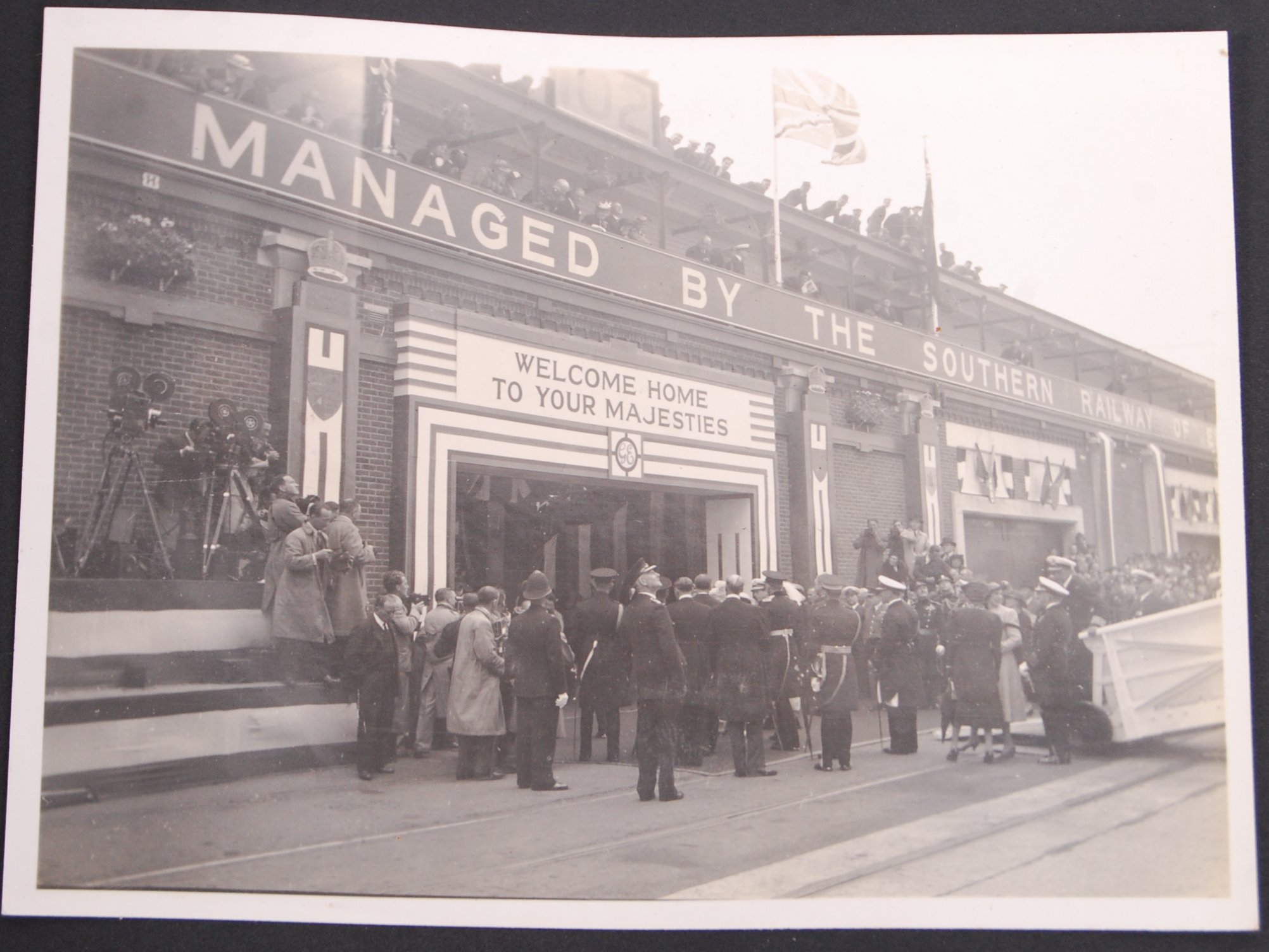 1930'S PHOTOGRAPH ALBUM - EMPRESS OF BRITAIN RETUR - Image 5 of 8