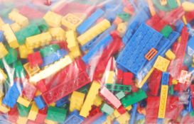 ASSORTED VINTAGE LOOSE LEGO