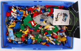 LARGE COLLECTION ASSORTED VINTAGE LOOSE LEGO