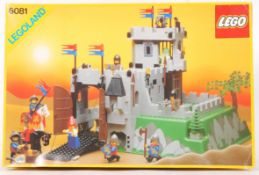 VINTAGE LEGO SYSTEM KING'S MOUNTAIN FORTRESS BOXED SET