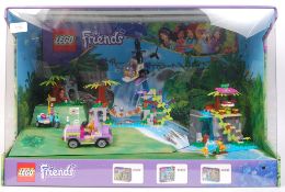 LEGO FRIENDS SHOP DISPLAY