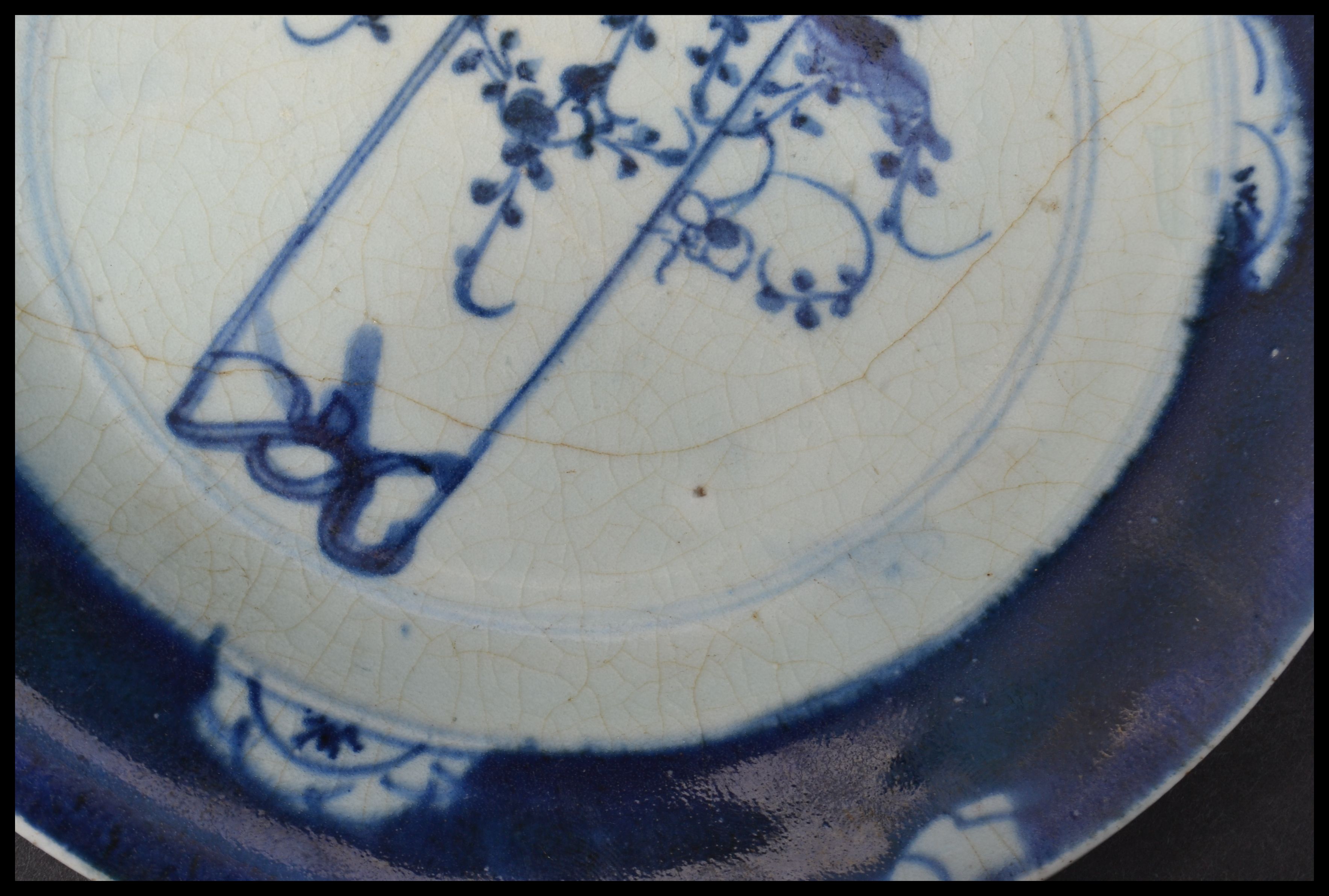 A pair of 18th century Chinese blue and white hand - Image 17 of 20