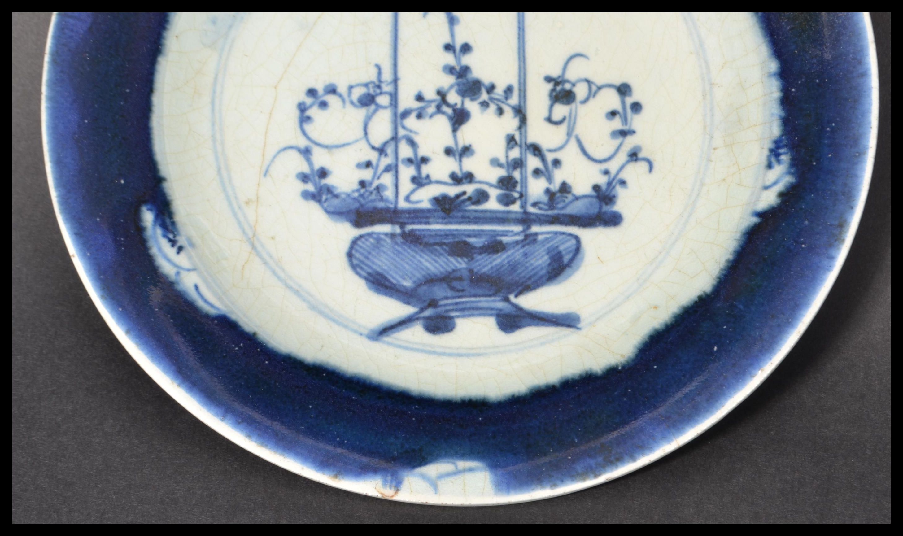 A pair of 18th century Chinese blue and white hand - Image 6 of 20