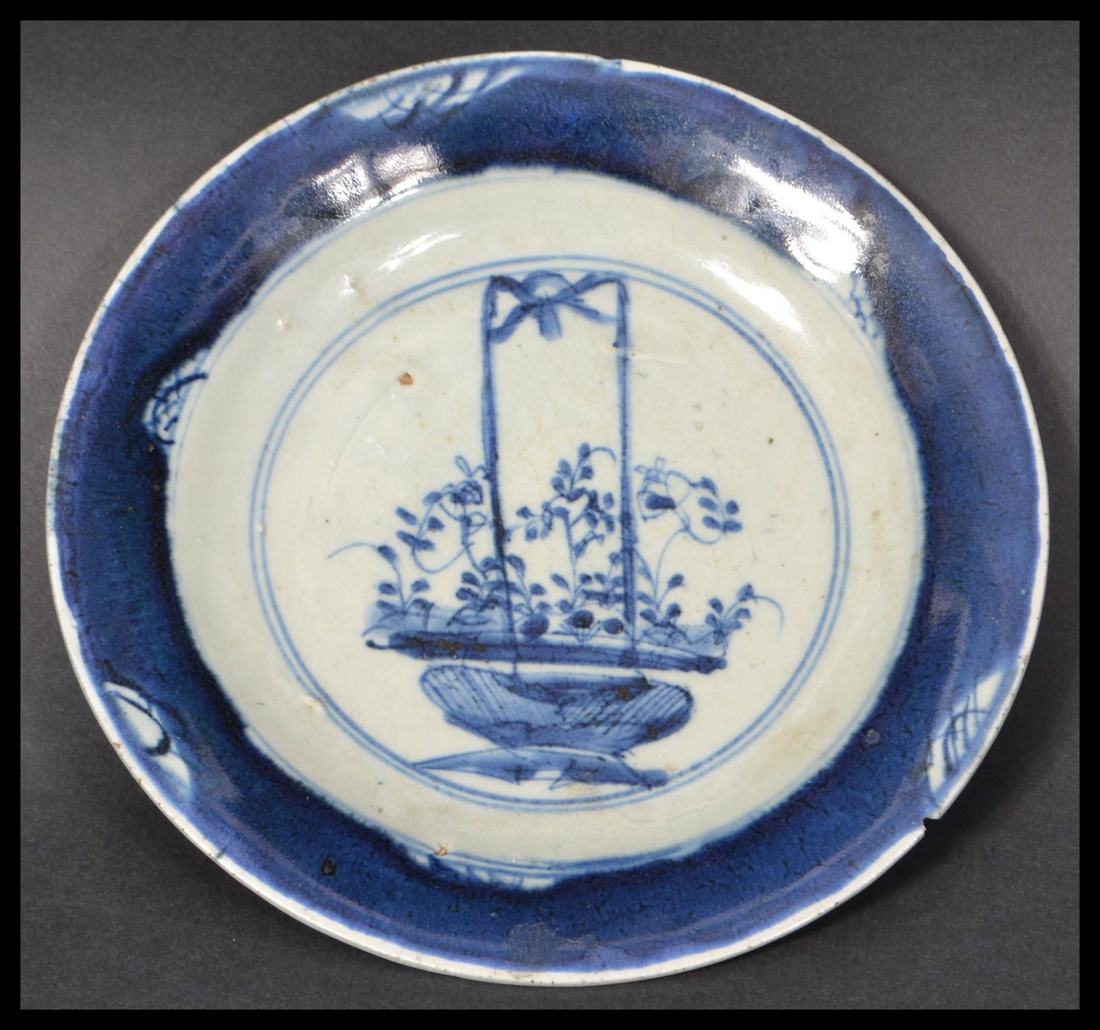 A pair of 18th century Chinese blue and white hand - Image 2 of 20