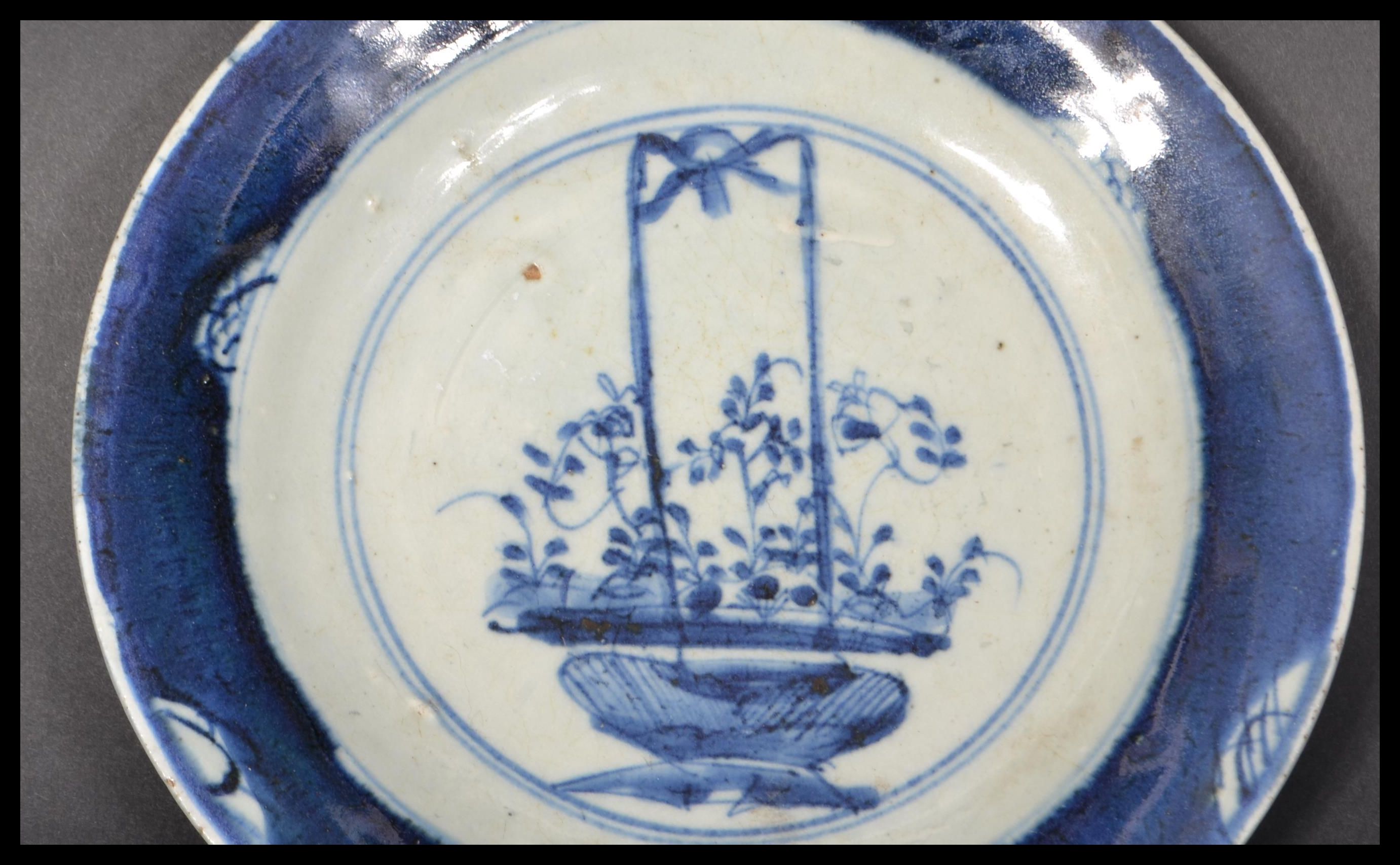 A pair of 18th century Chinese blue and white hand - Image 8 of 20