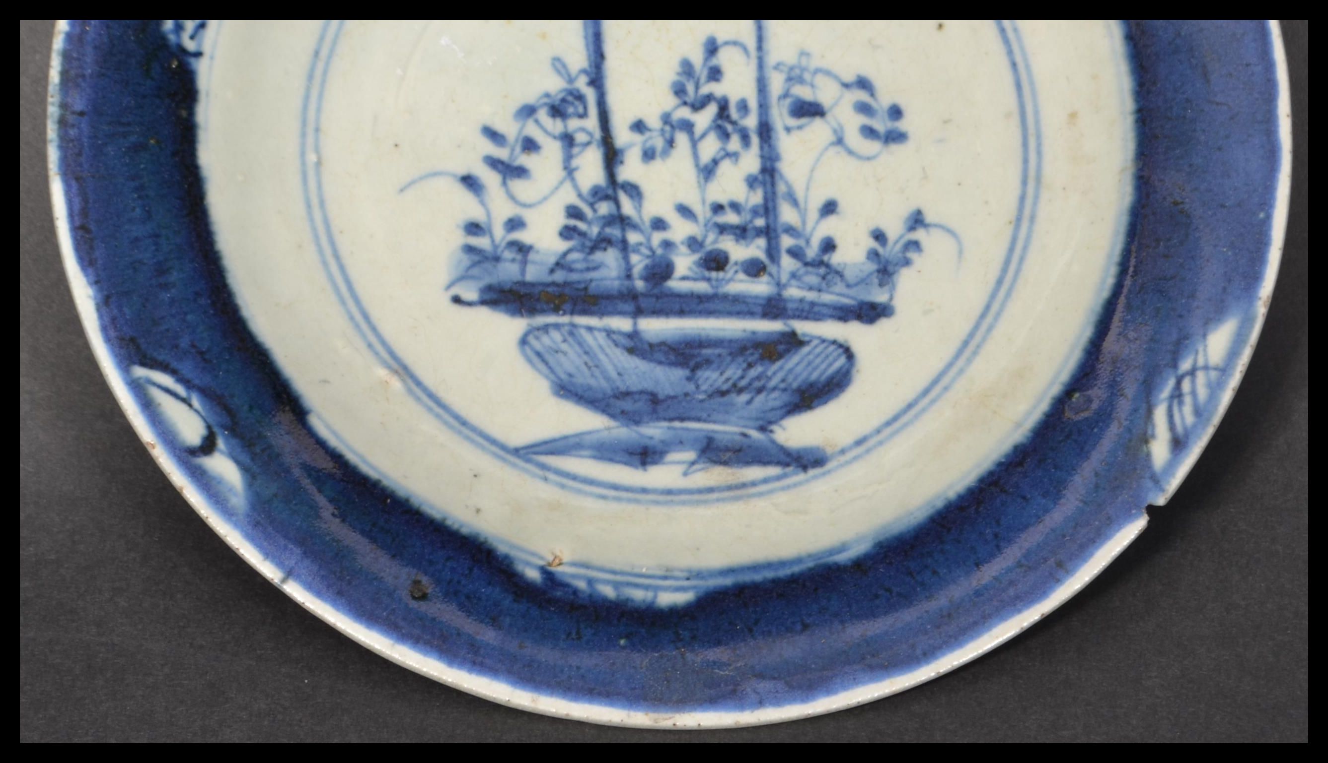 A pair of 18th century Chinese blue and white hand - Image 9 of 20