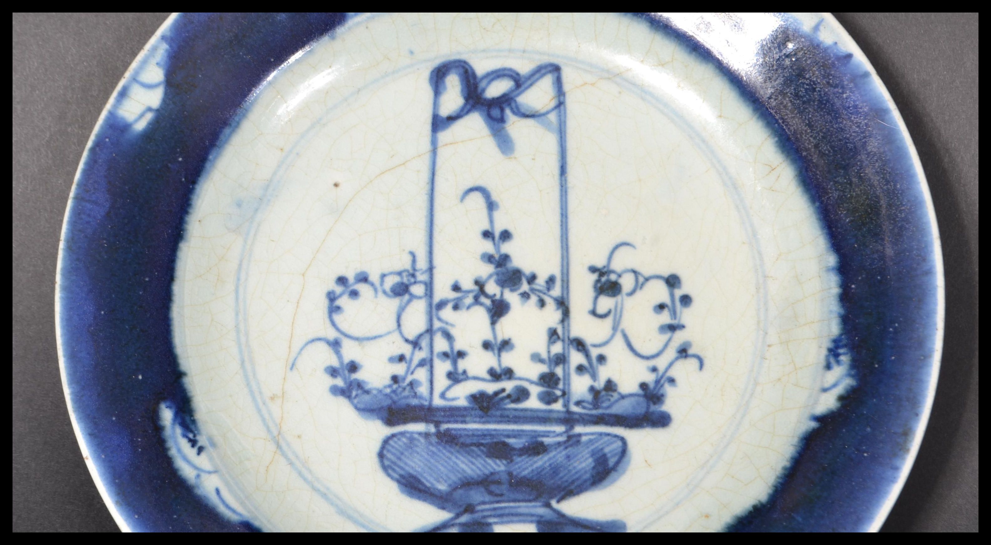 A pair of 18th century Chinese blue and white hand - Image 5 of 20