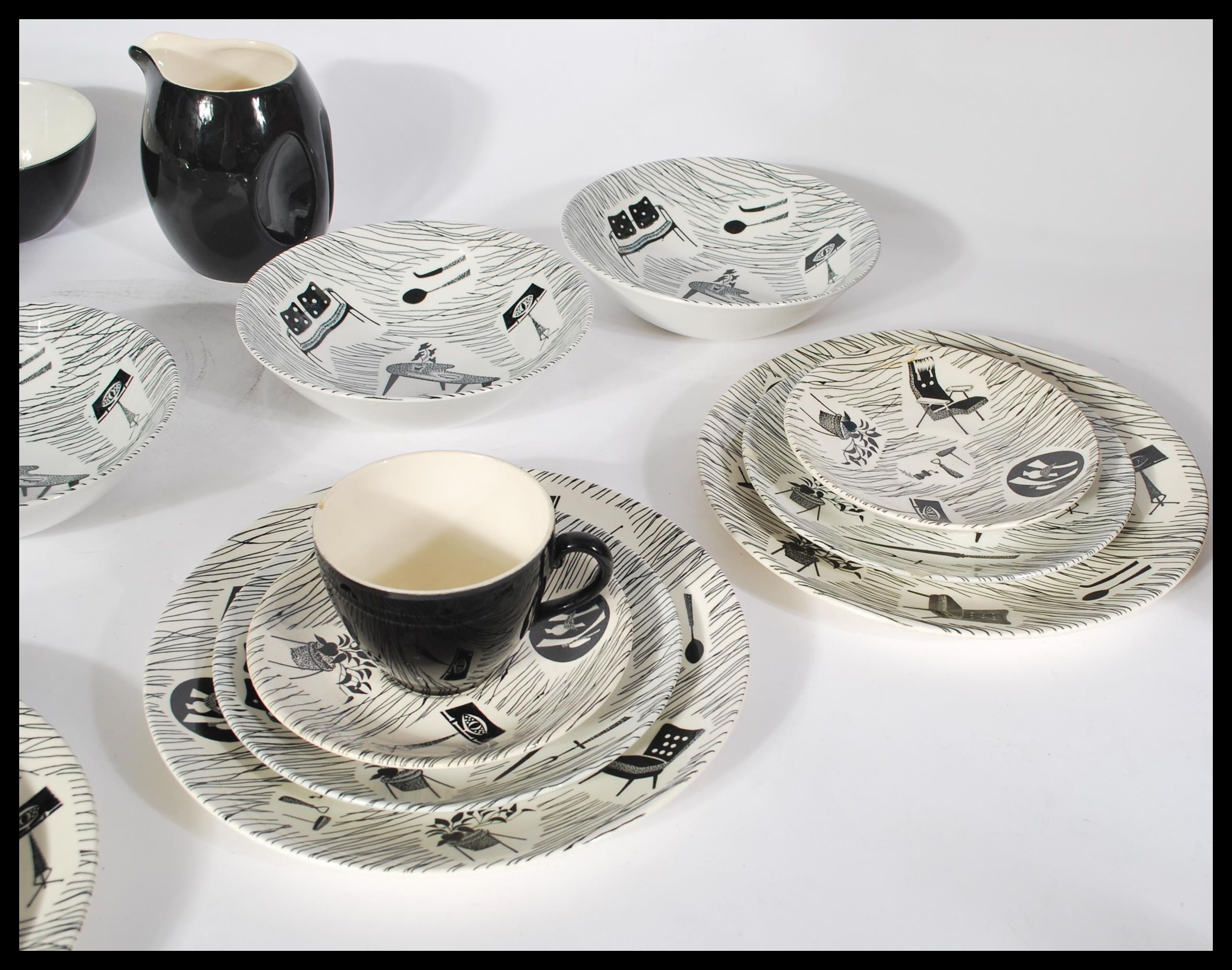 A collection of vintage retro 20th century Ridgway Homemaker ceramics to include four bowls , milk - Image 3 of 7