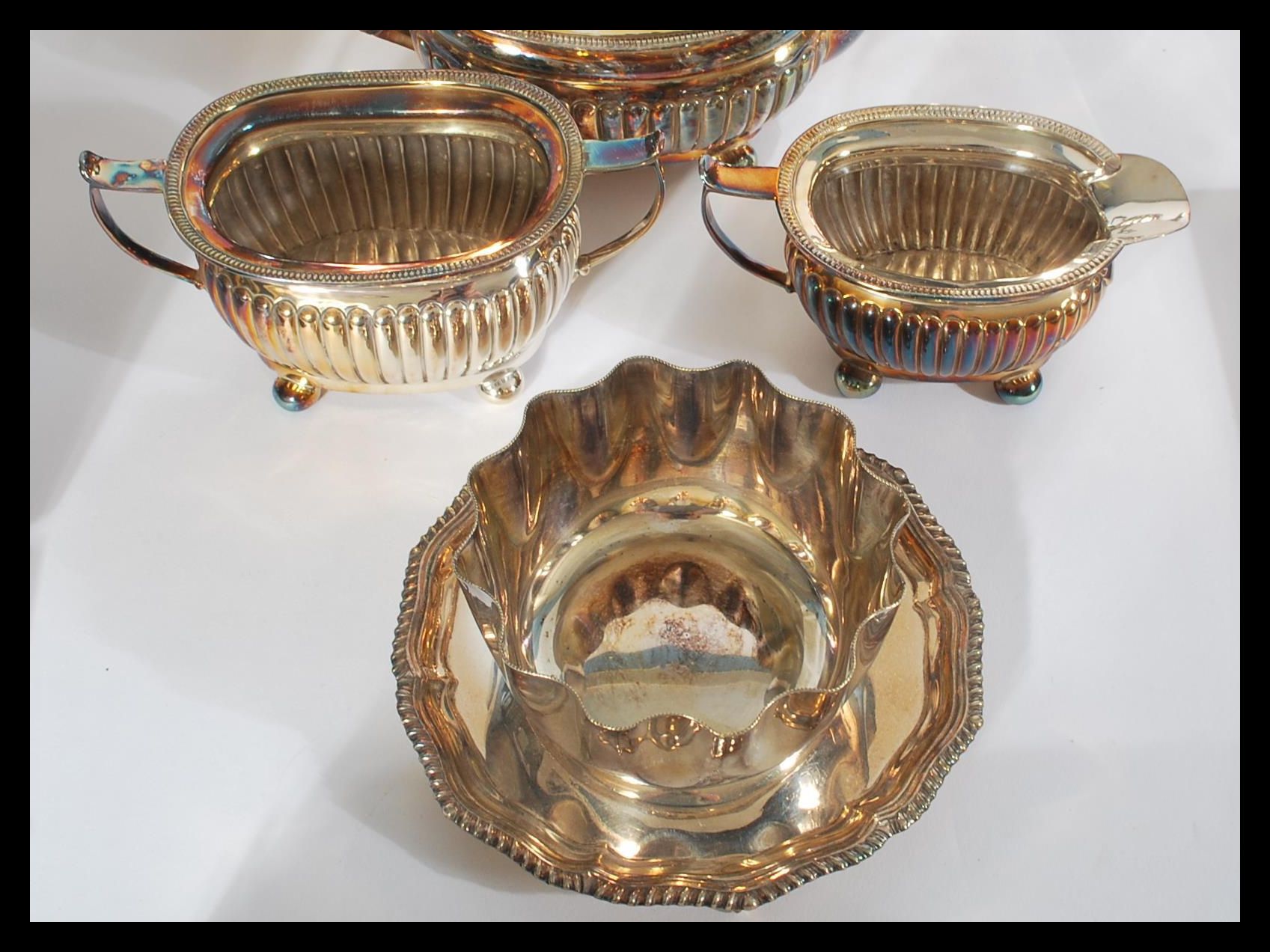 A collection of silver plated items to include salver trays, coffee pot, tea service, presentation - Image 5 of 13