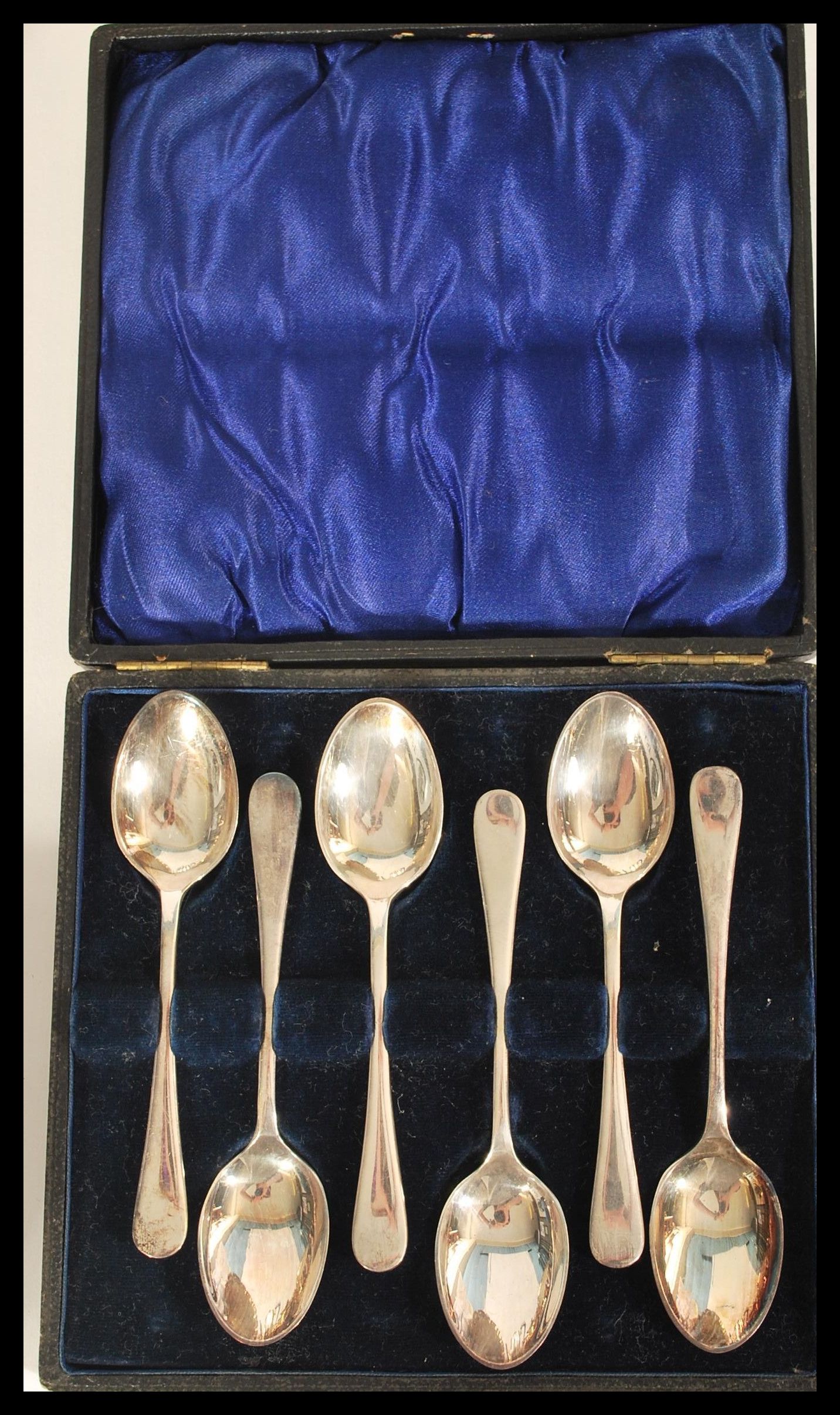 A collection of silver plated items to include salver trays, coffee pot, tea service, presentation - Image 3 of 13