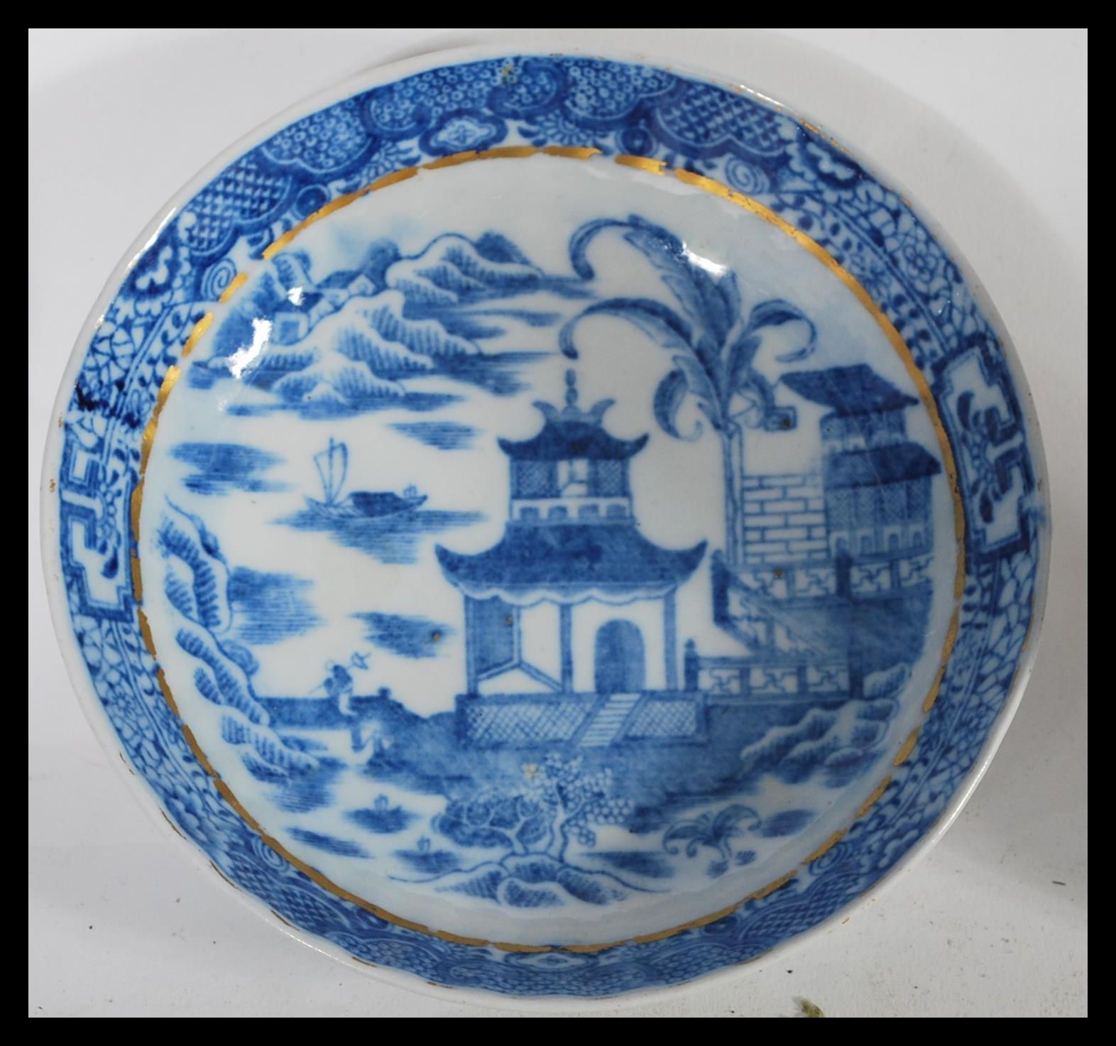 A group of four early English Factory most likely Worcester blue and white bowls / plates to include - Image 4 of 7