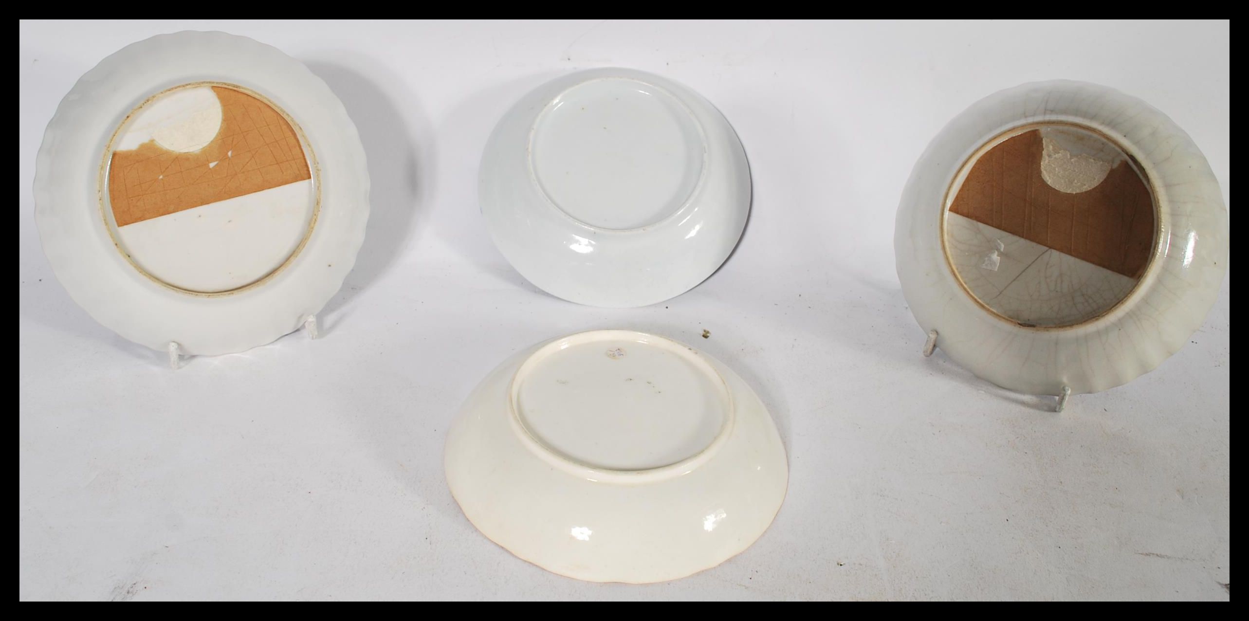 A group of four early English Factory most likely Worcester blue and white bowls / plates to include - Image 7 of 7