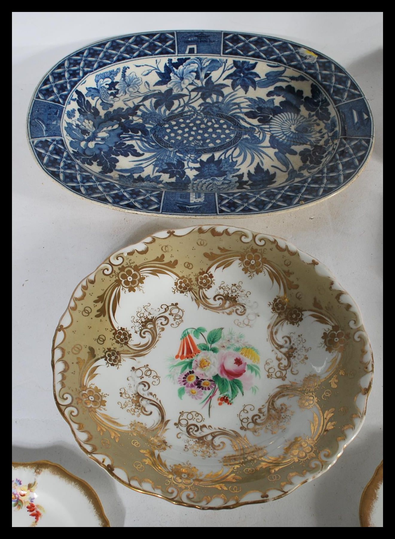 A collection of English cabinet plates dating from the early 19th century to include a Cnton China - Image 6 of 10