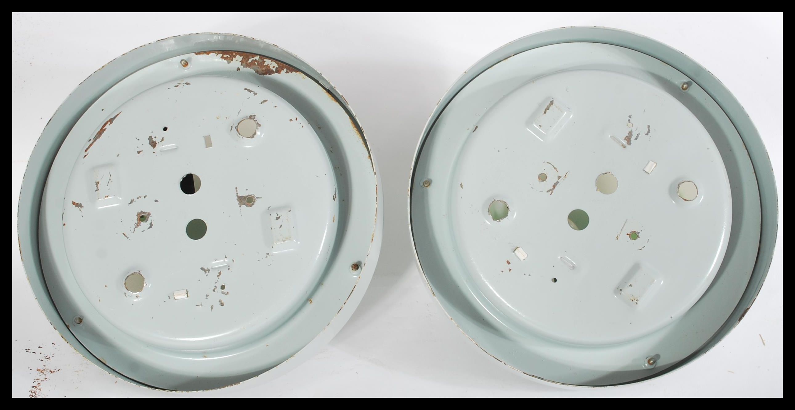 A pair of vintage mid 20th Century bomb blast proof circular bulkhead lights, possibly of Naval - Image 5 of 5
