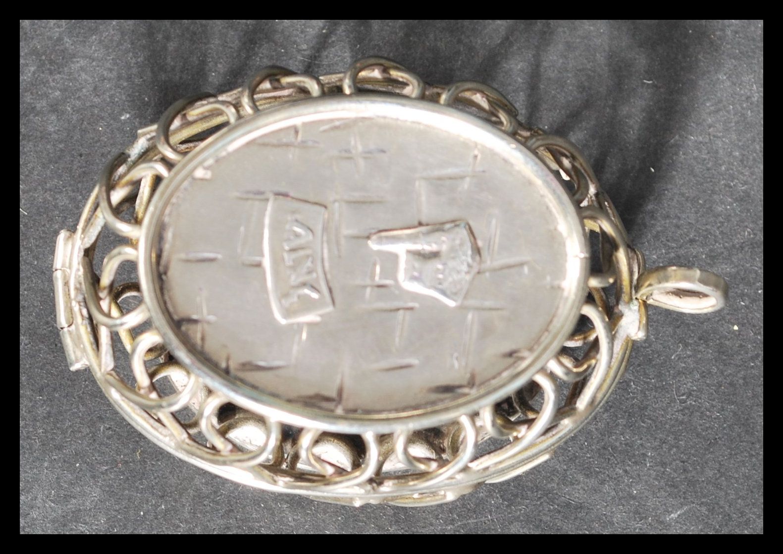 A hallmarked Israel silver campaign folding tea light holder with pictorial of a building to both - Image 5 of 8