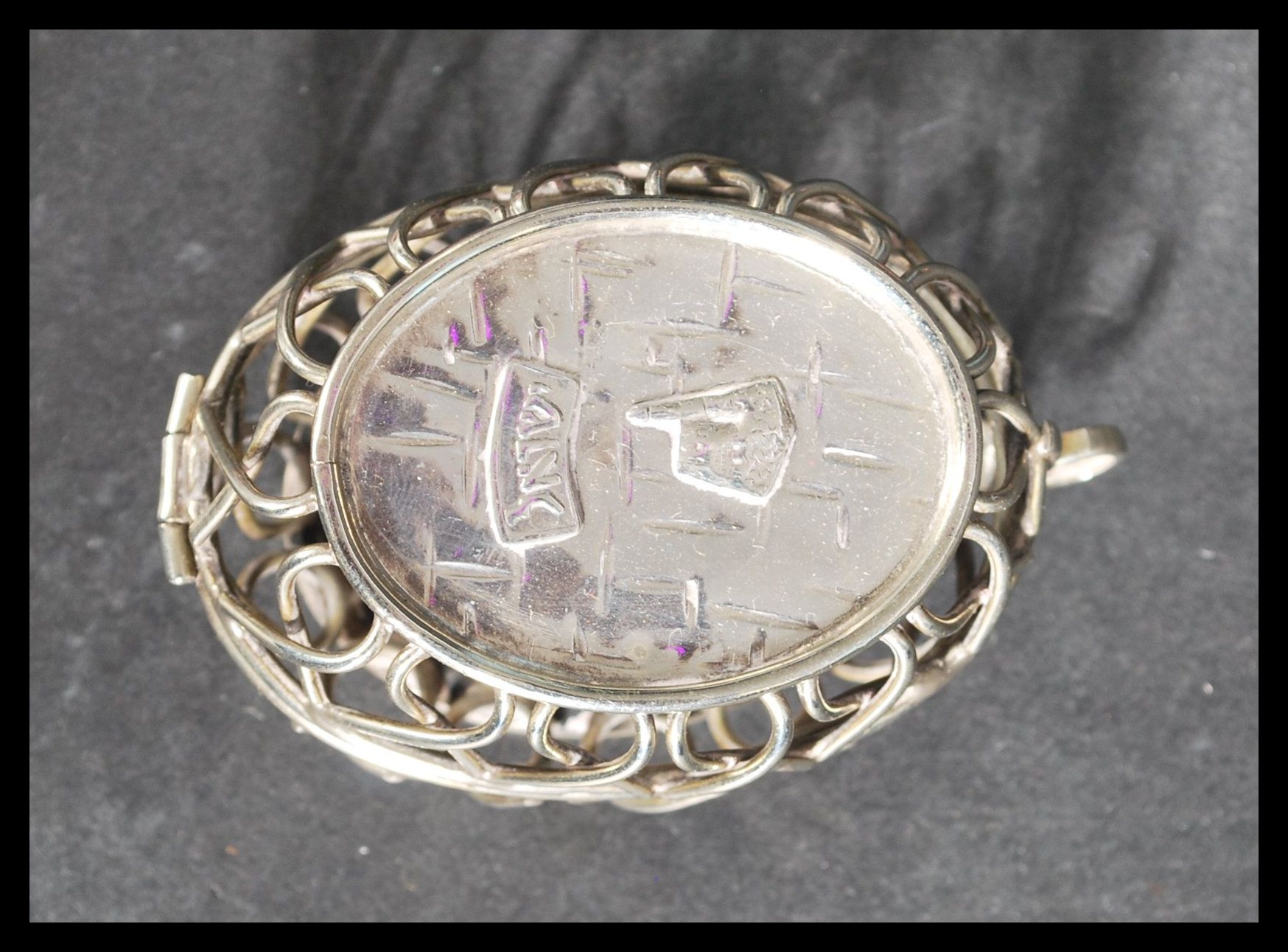 A hallmarked Israel silver campaign folding tea light holder with pictorial of a building to both - Image 6 of 8