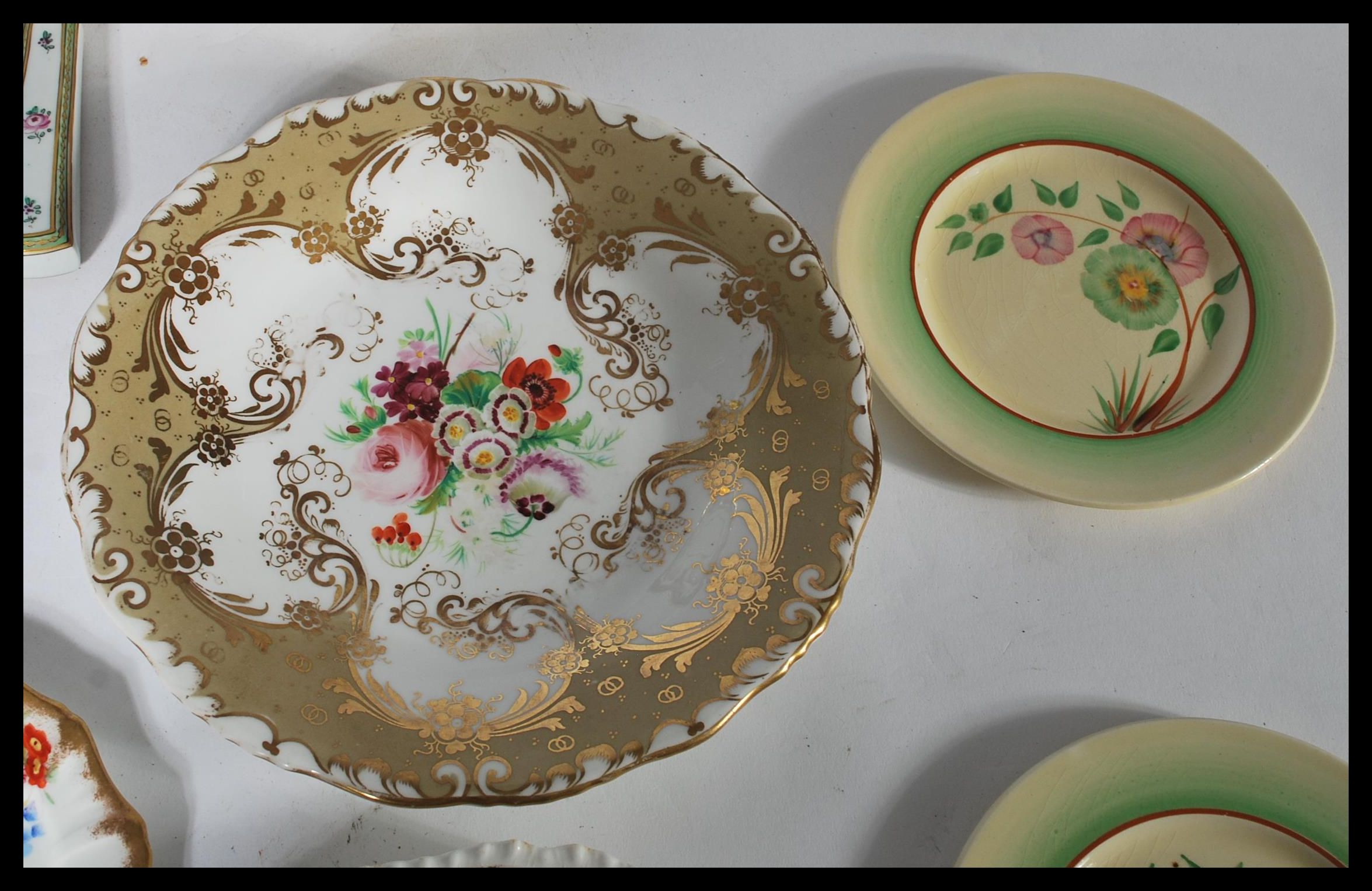 A collection of English cabinet plates dating from the early 19th century to include a Cnton China - Image 4 of 10