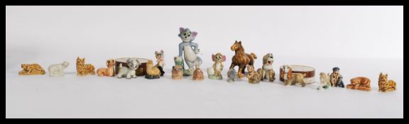 A group of vintage Wade whimsies to include larger