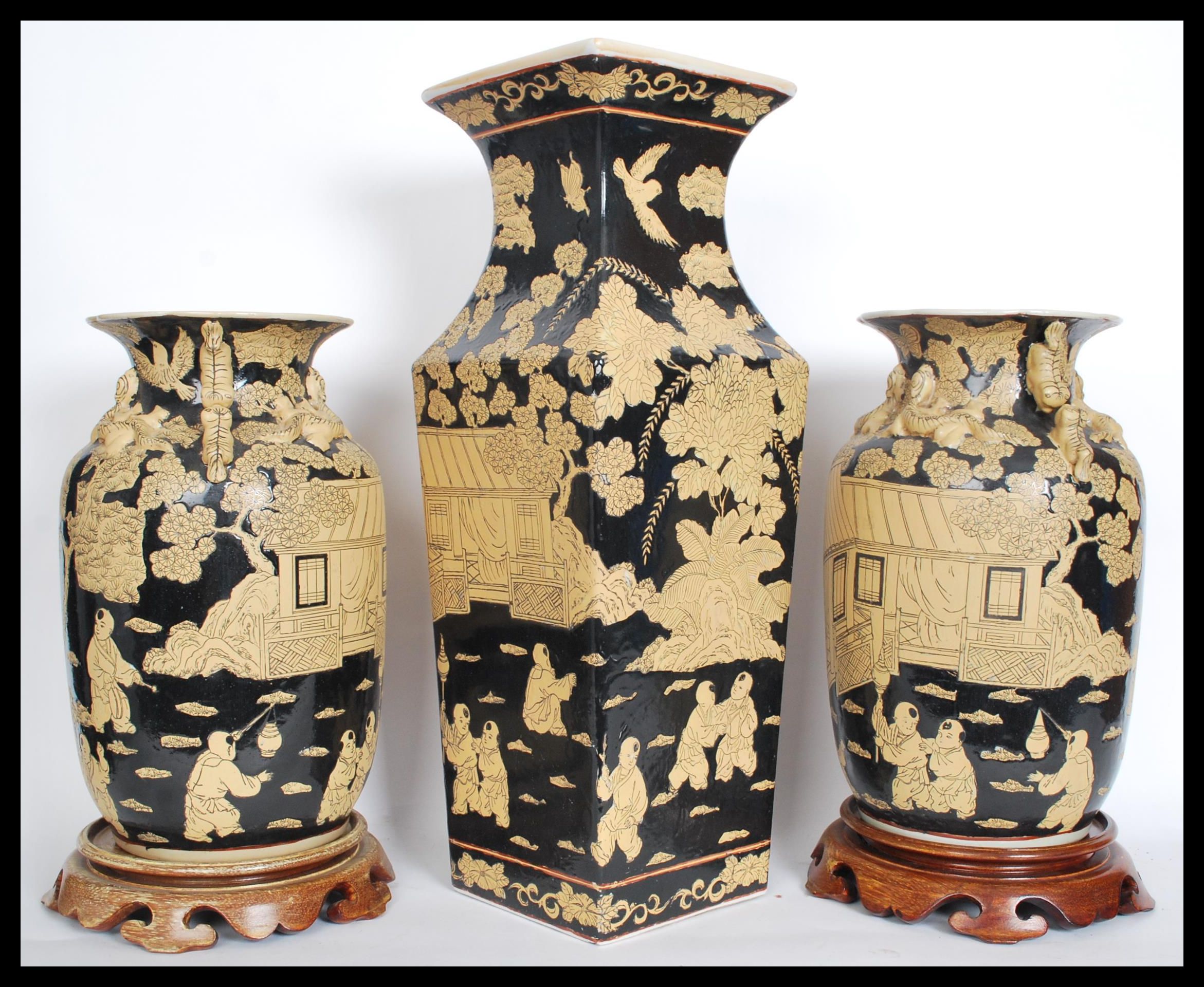 A set of three 20th century Chinese vases having b - Image 4 of 6