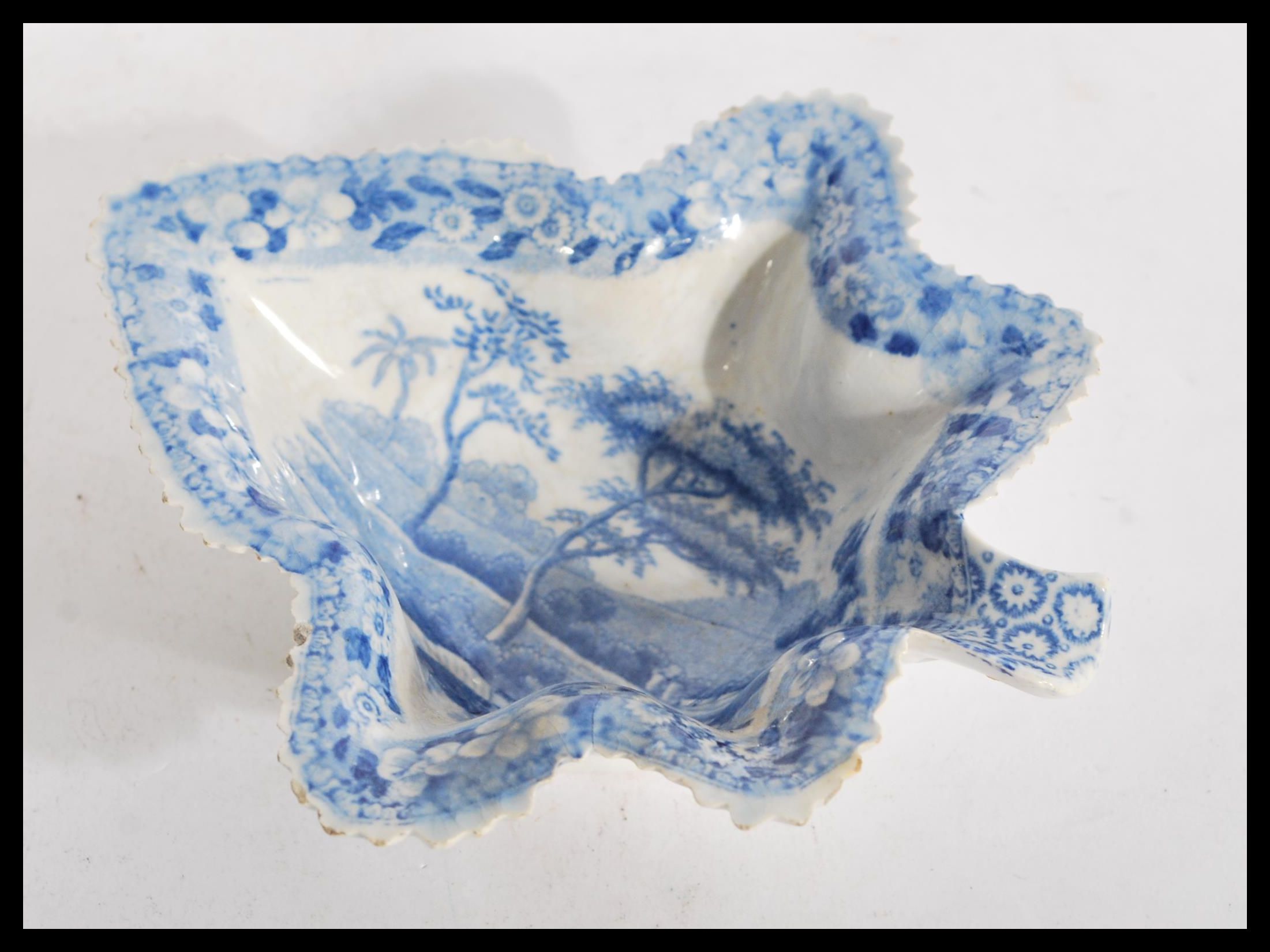 A pair of 19th century Spode blue and white pickle - Image 2 of 6