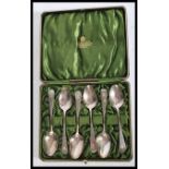 A cased set of six Georgian silver hallmarked tea spoons in the Old Englsih pattern having reverse