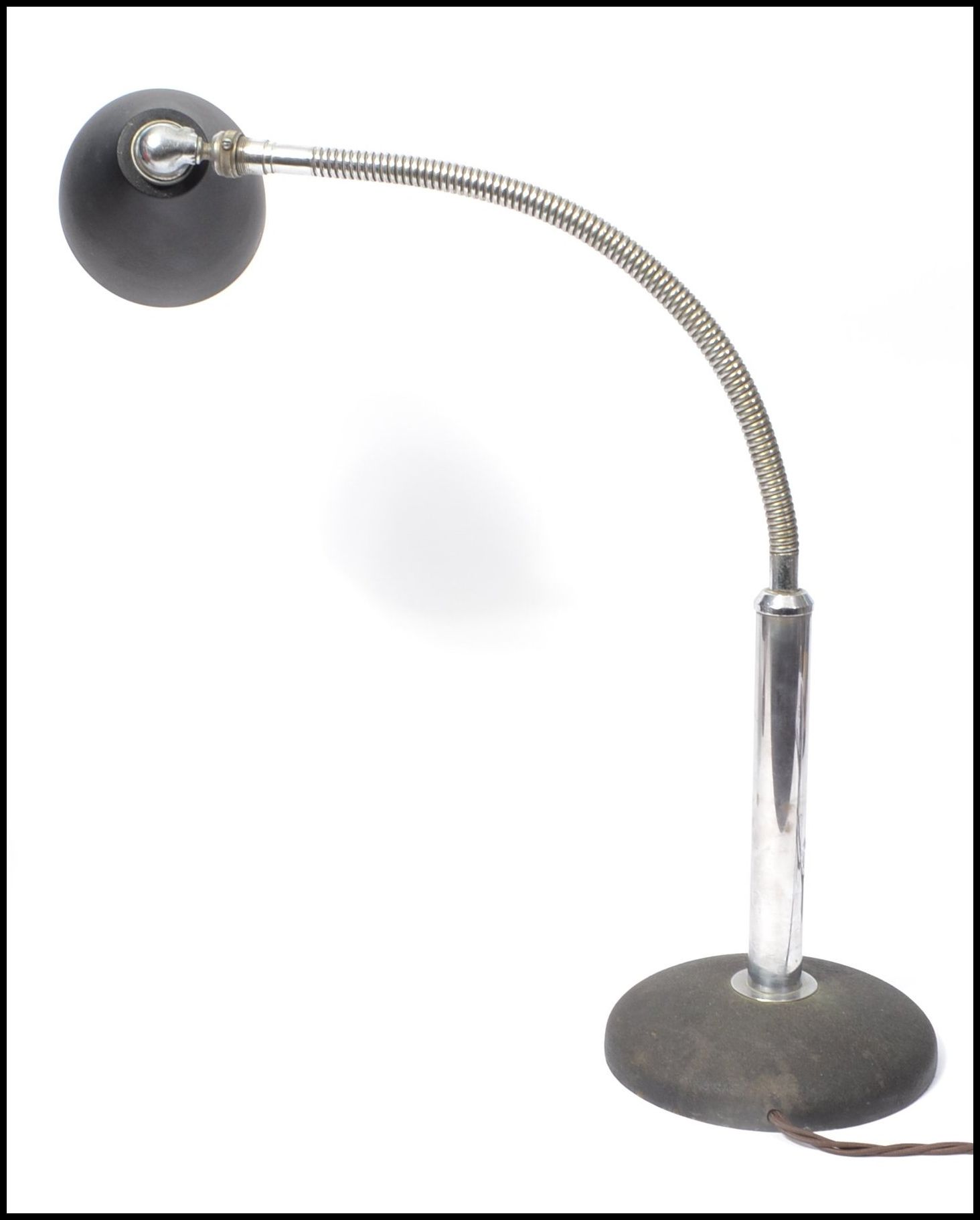 A vintage retro 20th century gooseneck goose neck anglepoise lamp raised on a heavy cast black - Image 4 of 5