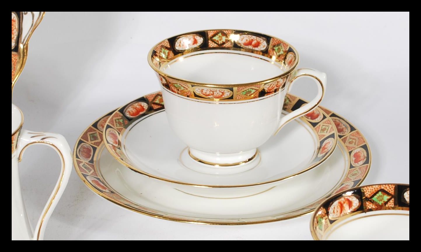 A vintage 20th century Royal Albert tea service in - Image 2 of 7