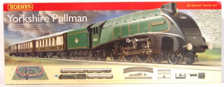 HORNBY 00 GAUGE RAILWAY TRAINSET SET R1136 YORKSHI