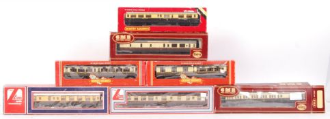 ASSORTED 00 GAUGE RAILWAY TRAINSET BOXED PULLMAN CARRIAGES