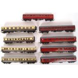 ASSORTED 00 GAUGE SCALE MODEL RAILWAY TRAINSET CARRIAGES