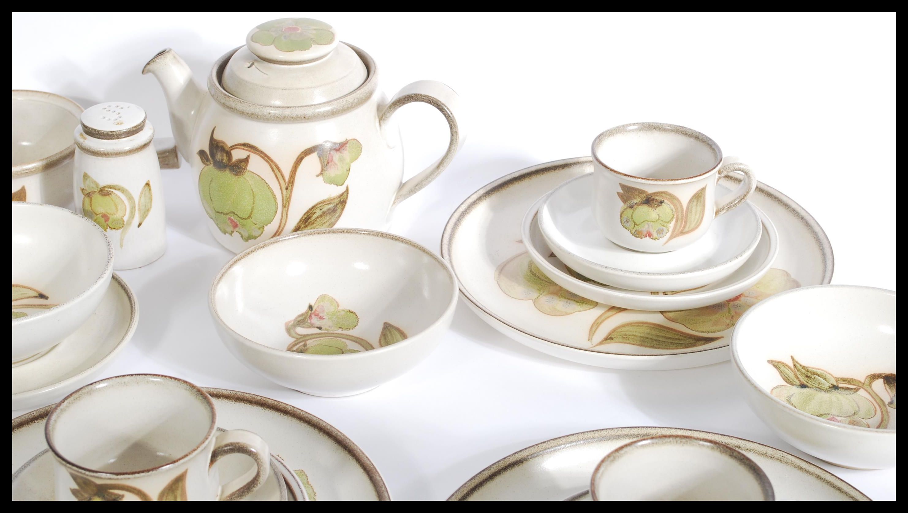 A vintage 20th century stoneware dinner service in - Image 4 of 8