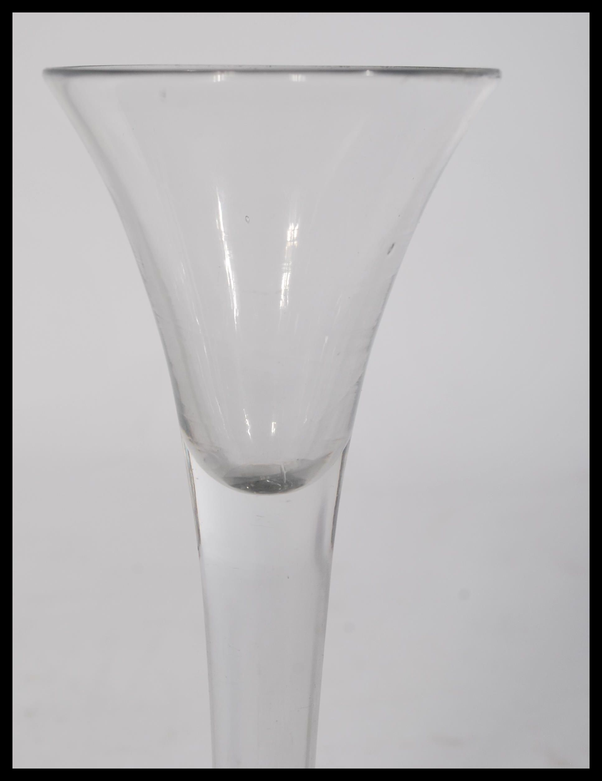 A mid - 18th century Georgian wine glass with plai - Image 3 of 5