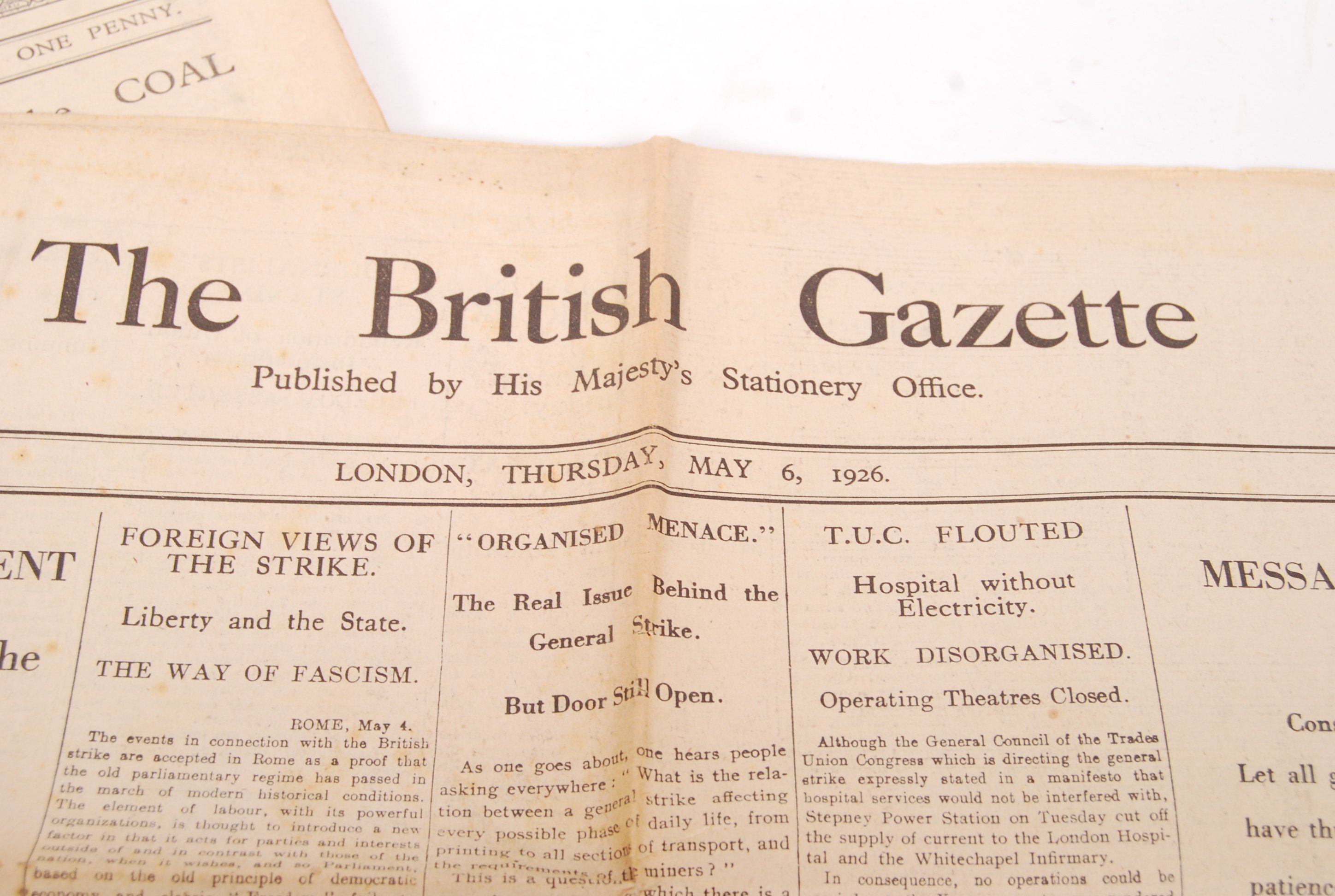 ANTIQUE NEWSPAPERS RELATING TO THE BRITISH GENERAL STRIKE 1926 - Image 2 of 4