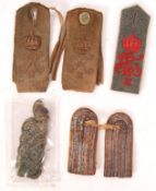 ASSORTED WWI FIRST WORLD WAR UNIFORM SHOULDER STRAPS / EPAULETTES