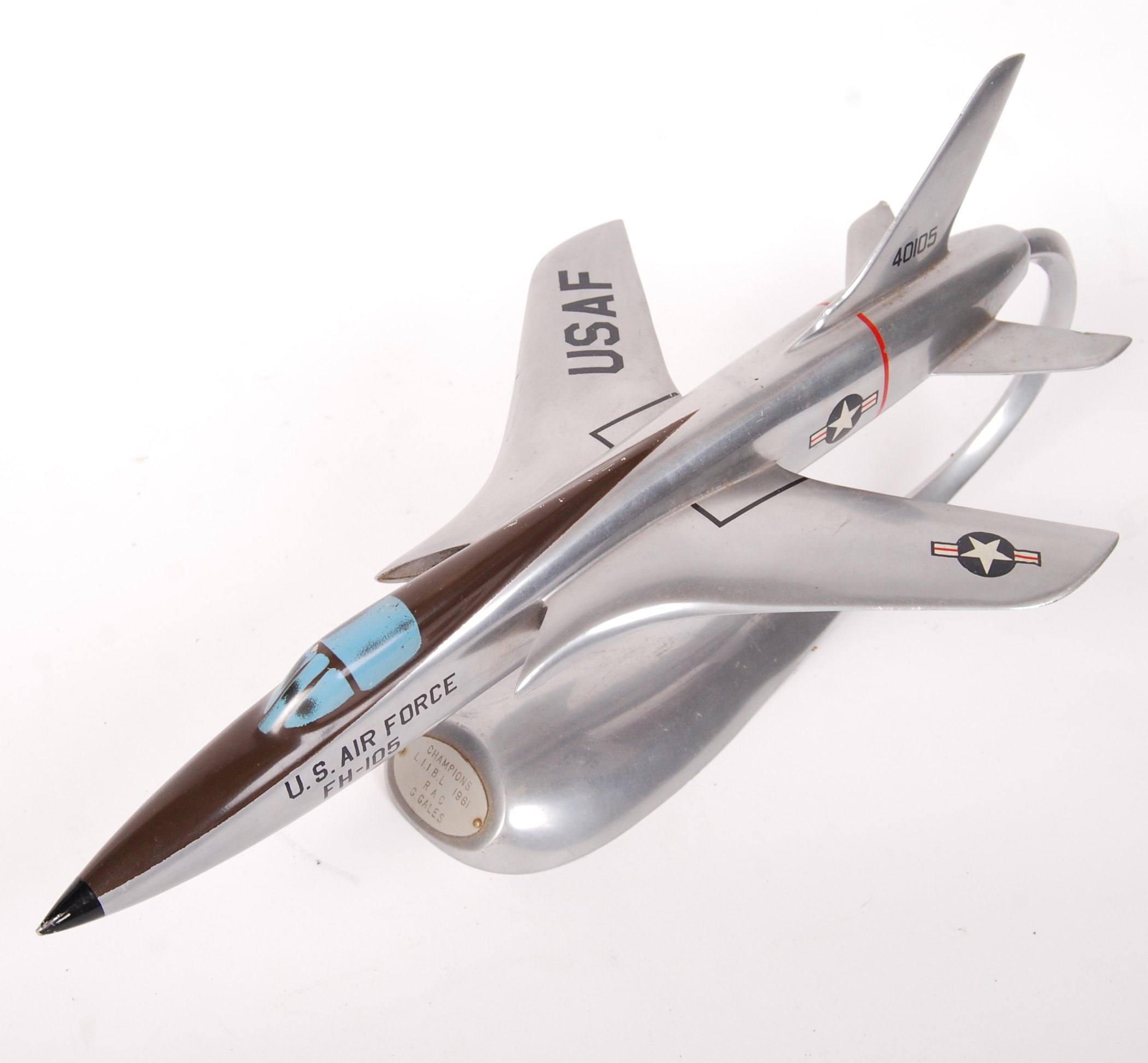 ALUMINIUM SCALE MODEL OF A 40105/FH-105 US AIR FORCE JET - Image 2 of 4