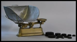 A vintage retro 20th century weighing counter bala