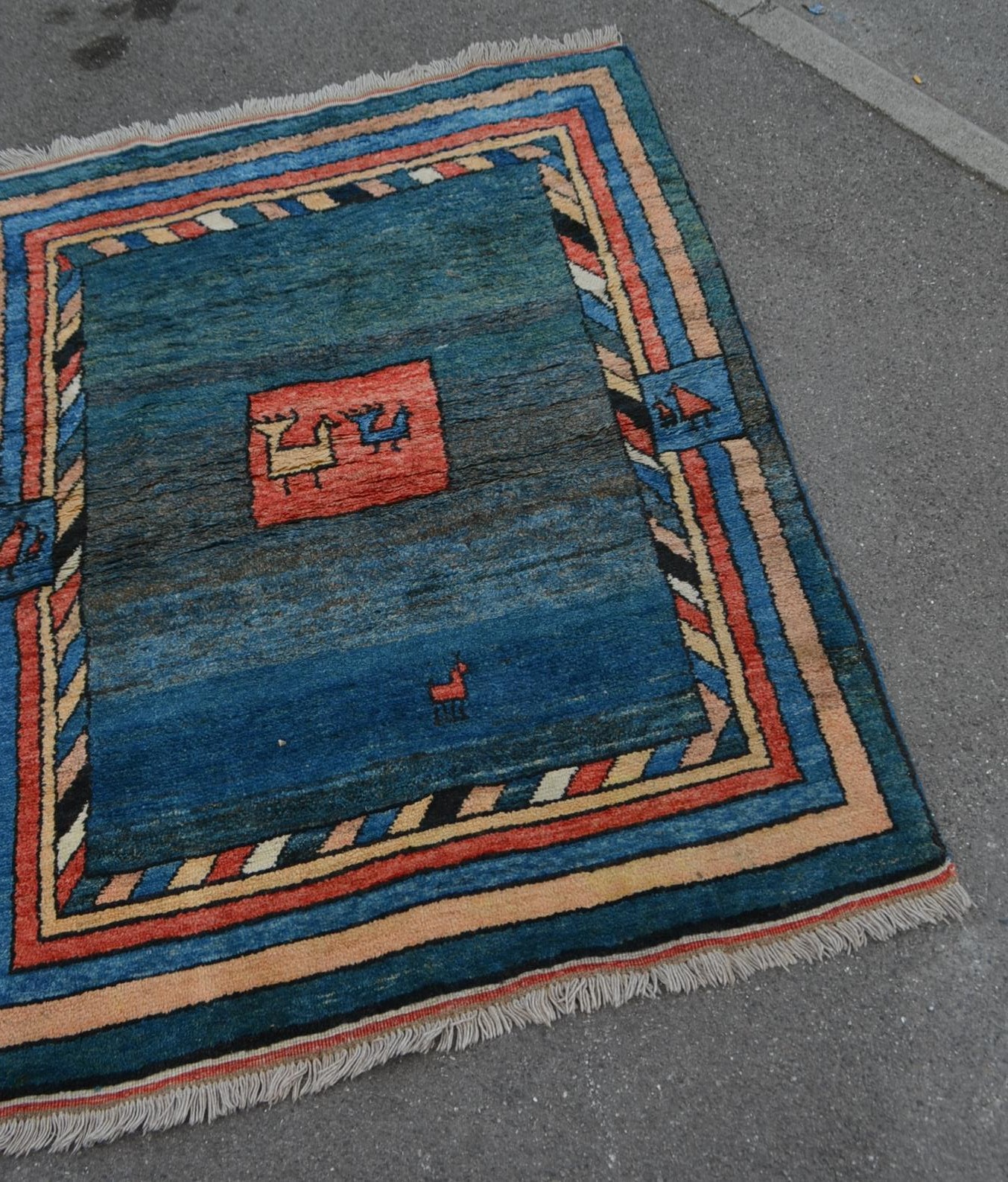 A 20th century thick pile alpaca woolen rug with a - Image 2 of 7