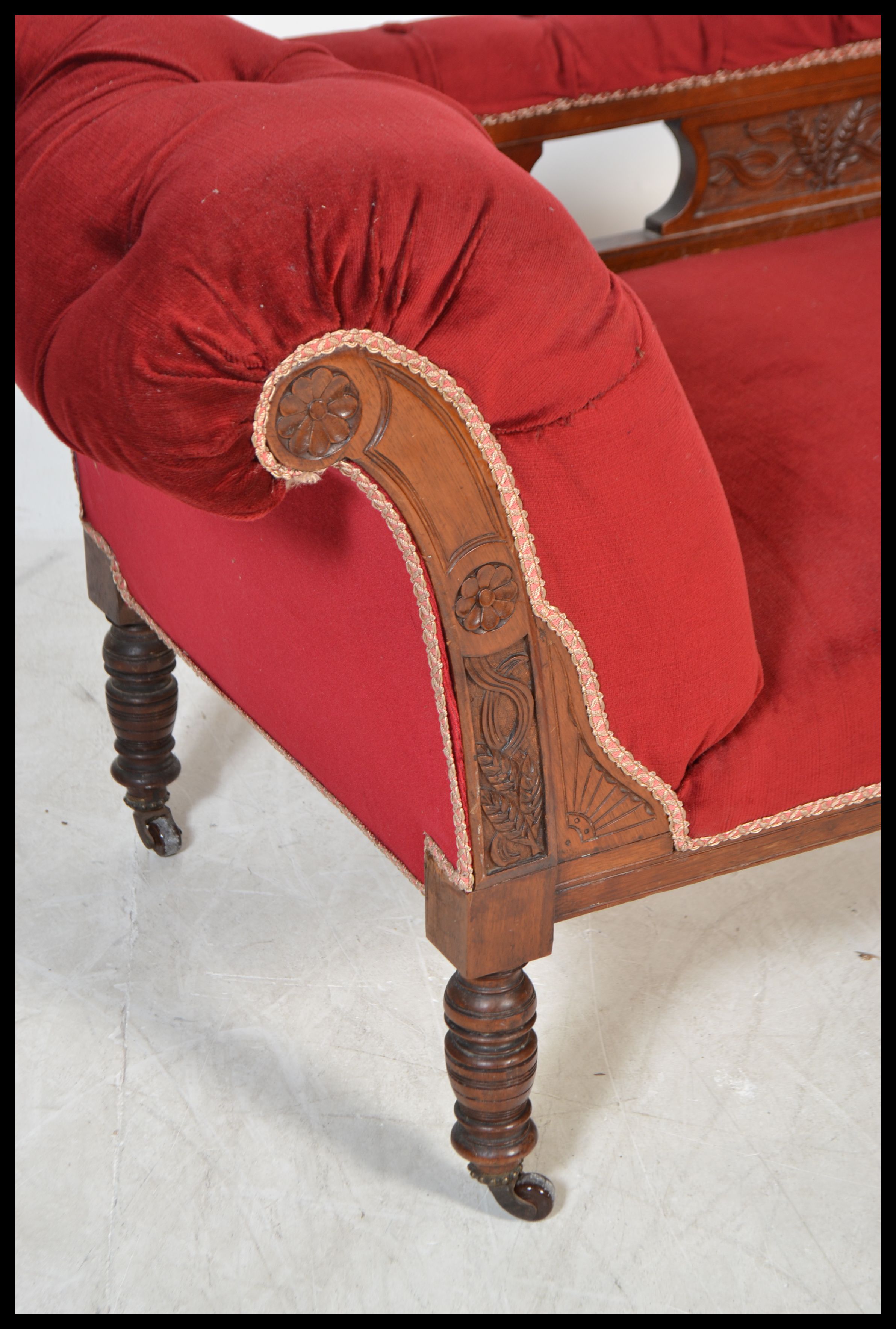 An early 20th Century Edwardian chaise lounge with upholstered button back seat, scrolled back and - Image 3 of 5