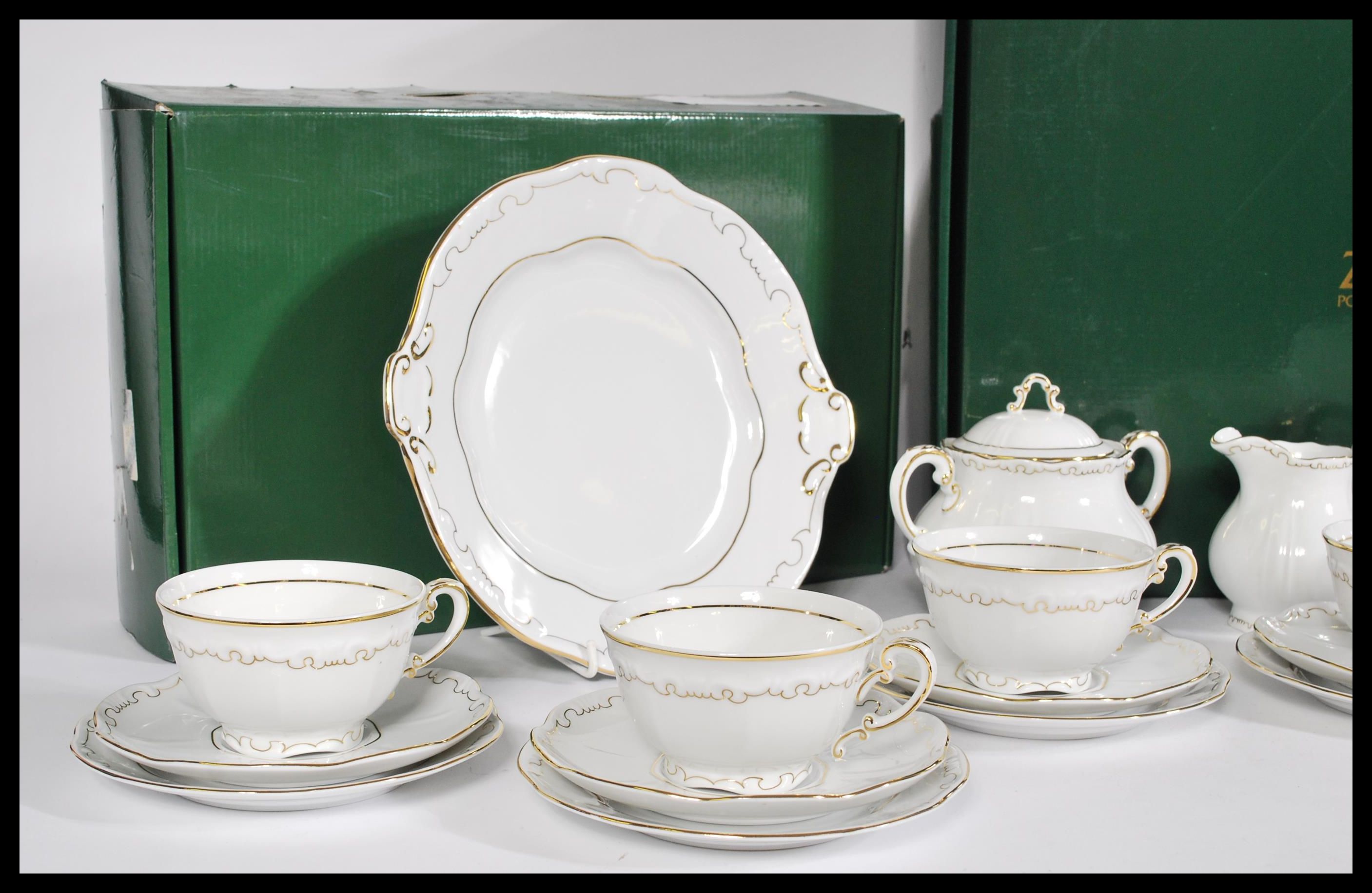 A vintage boxed Zsolnay Hungarian ceramic tea service consisting of cup saucers and side plates, - Image 2 of 6