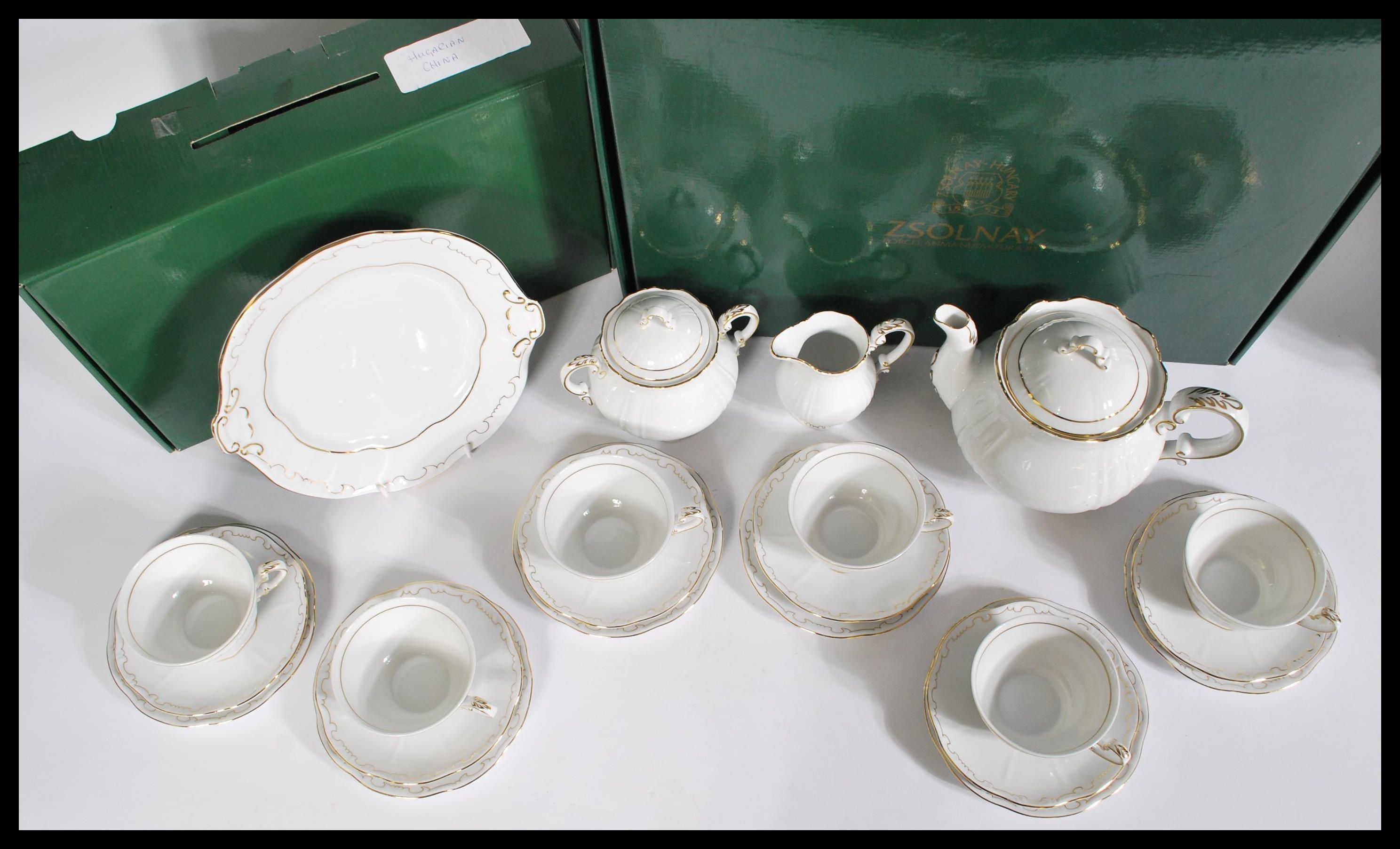 A vintage boxed Zsolnay Hungarian ceramic tea service consisting of cup saucers and side plates, - Image 4 of 6