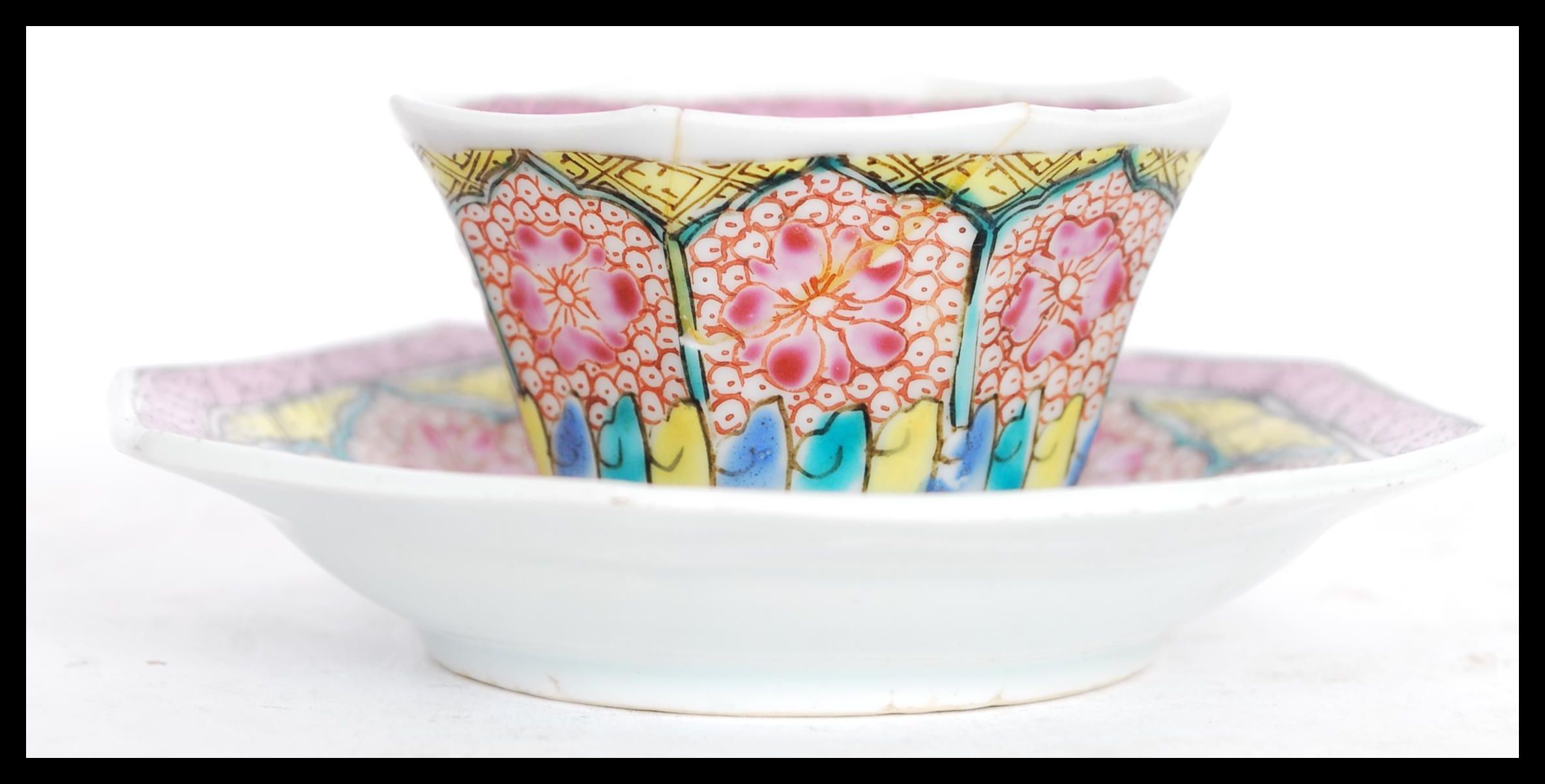 An unusual 19th century qing dynasty Chinese octagonal plate and tea bowl with detailed hand painted - Image 4 of 7