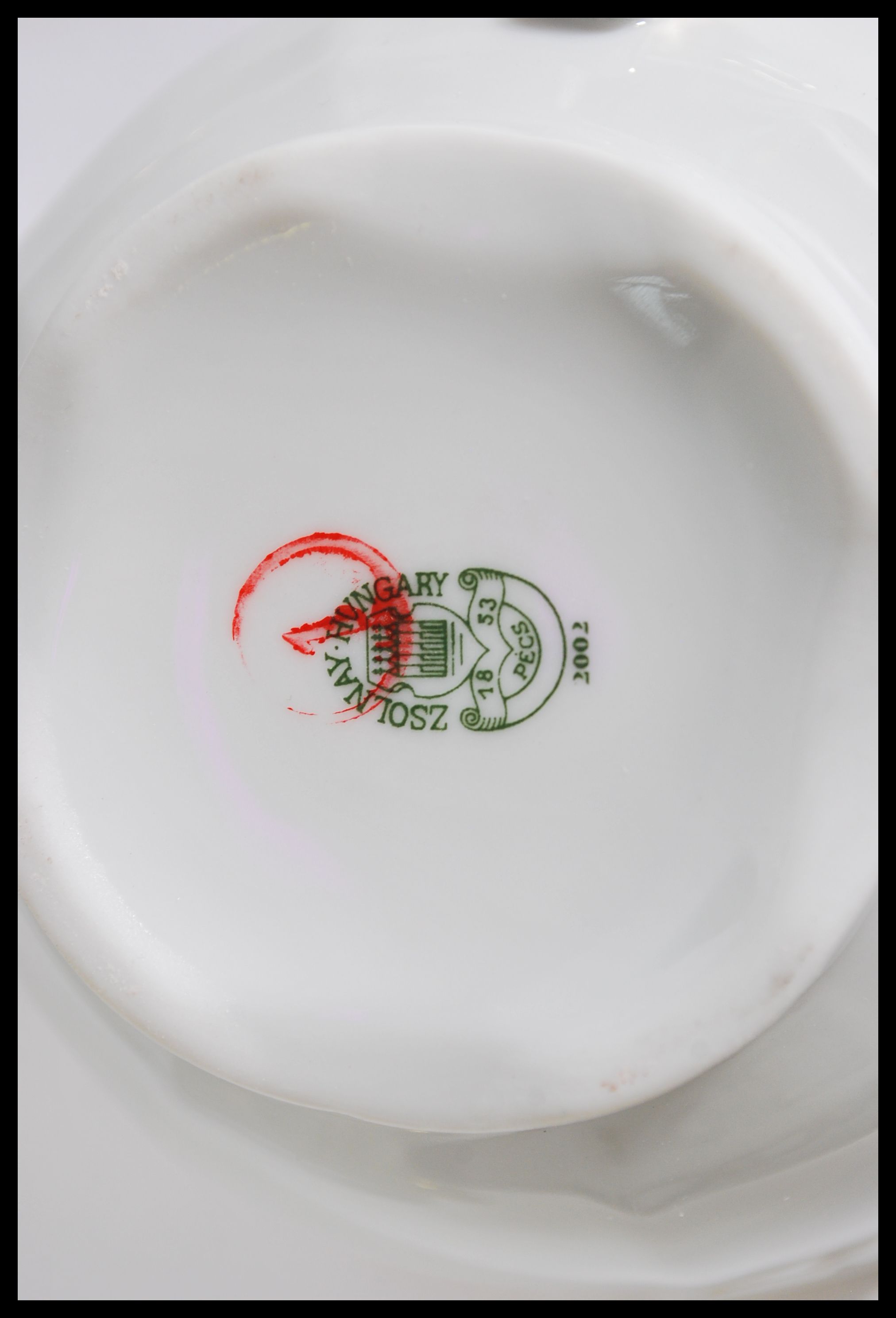 A vintage boxed Zsolnay Hungarian ceramic tea service consisting of cup saucers and side plates, - Image 6 of 6