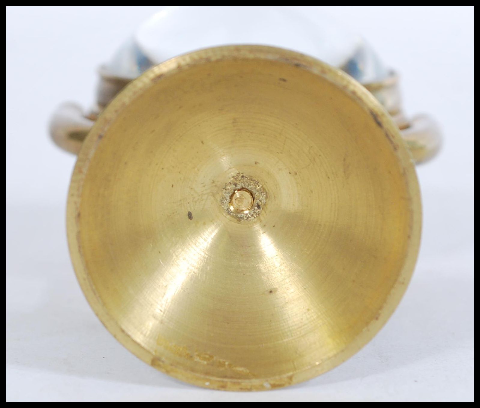 A contemporary brass Roman style fish eye ball clock raised on a brass base with nautical maritime - Image 5 of 5