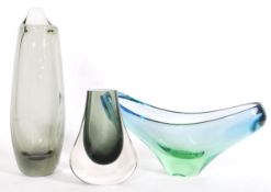 A COLLECTION OF THREE RETRO STUDIO ART GLASS VASES AND BOWL