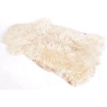 CONTEMPORARY 100% NATURAL IVORY WOOLLEN SHEEPSKIN PELT RUG