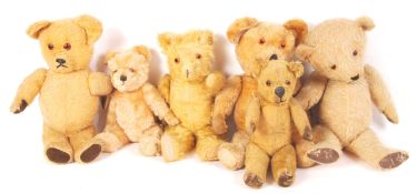 COLLECTION OF ANTIQUE & VINTAGE TEDDY BEARS