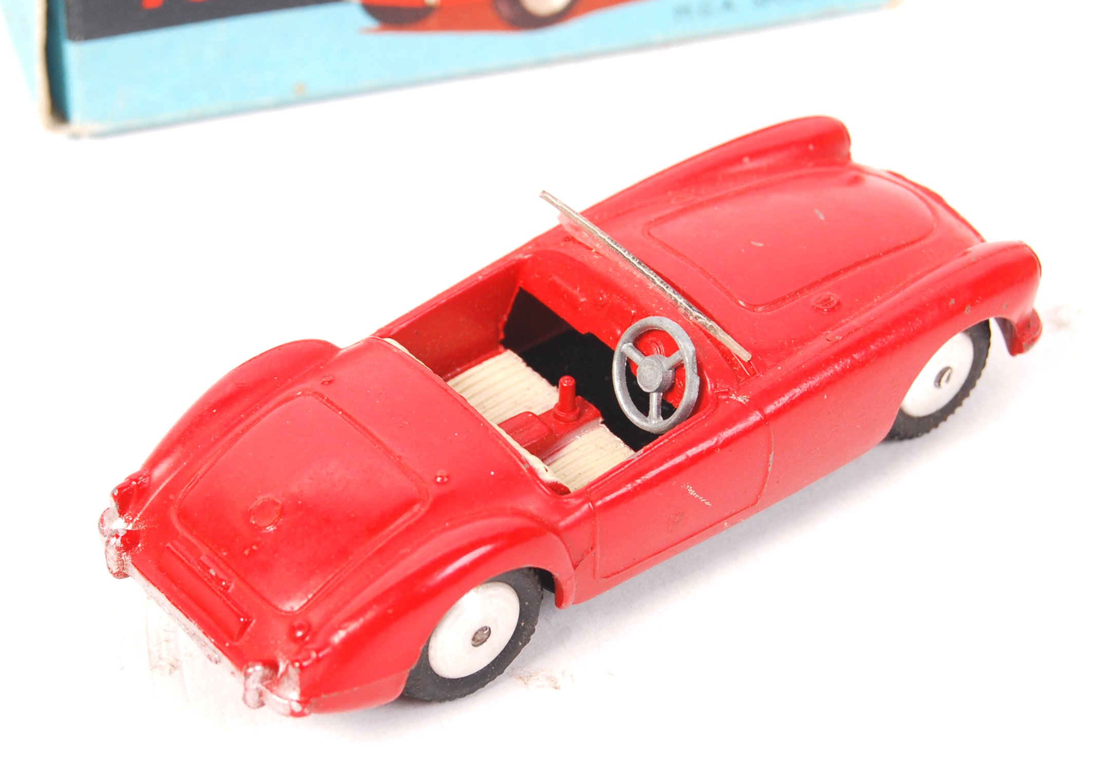 VINTAGE CORGI TOYS DIECAST MODEL 302 MGA SPORTS CAR - Image 3 of 5